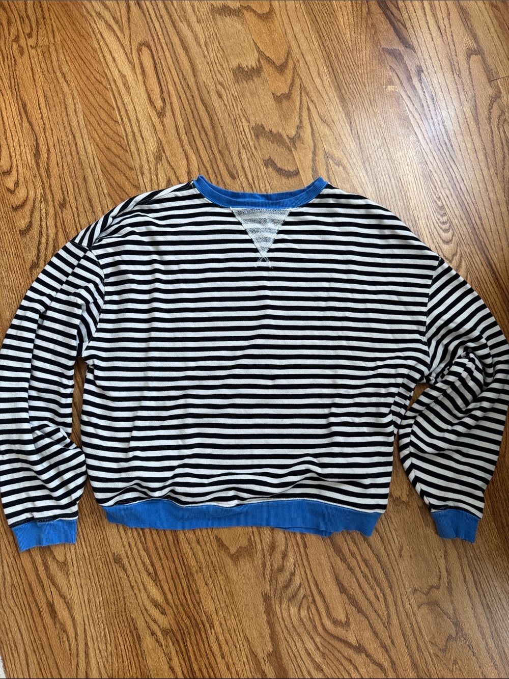 WE THE FREE sweatshirt - Picture 2 of 4